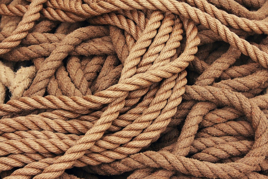 Learn the ropes | 10 Business idioms for the workplace | Oxford House Barcelona